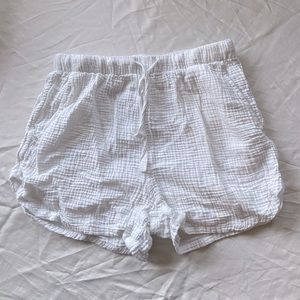 Stars Above Linen Shorts (white)